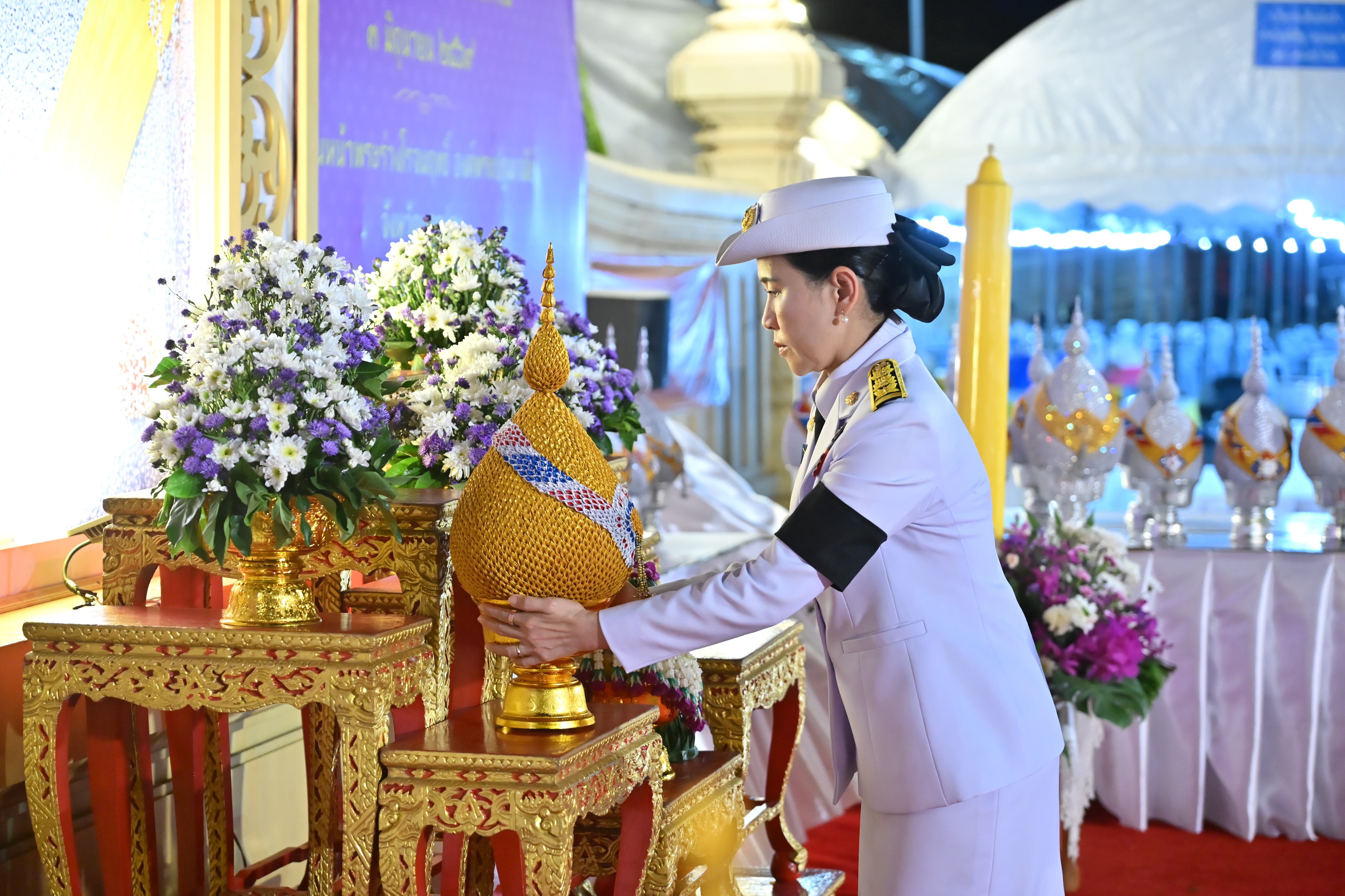 title - ส.ป.ก.นครปฐม เข้าร่วมพิธีถวายเครื่องราชสักการะวางพานพุ่ม และจุดเทียนถวายพระพรชัยมงคล สมเด็จพระนางเจ้าฯ พระบรมราชินี เนื่องในโอกาสพระราชพิธีมหามงคลเฉลิมพระชนมพรรษา 4 รอบ 3 มิถุนายน 2569